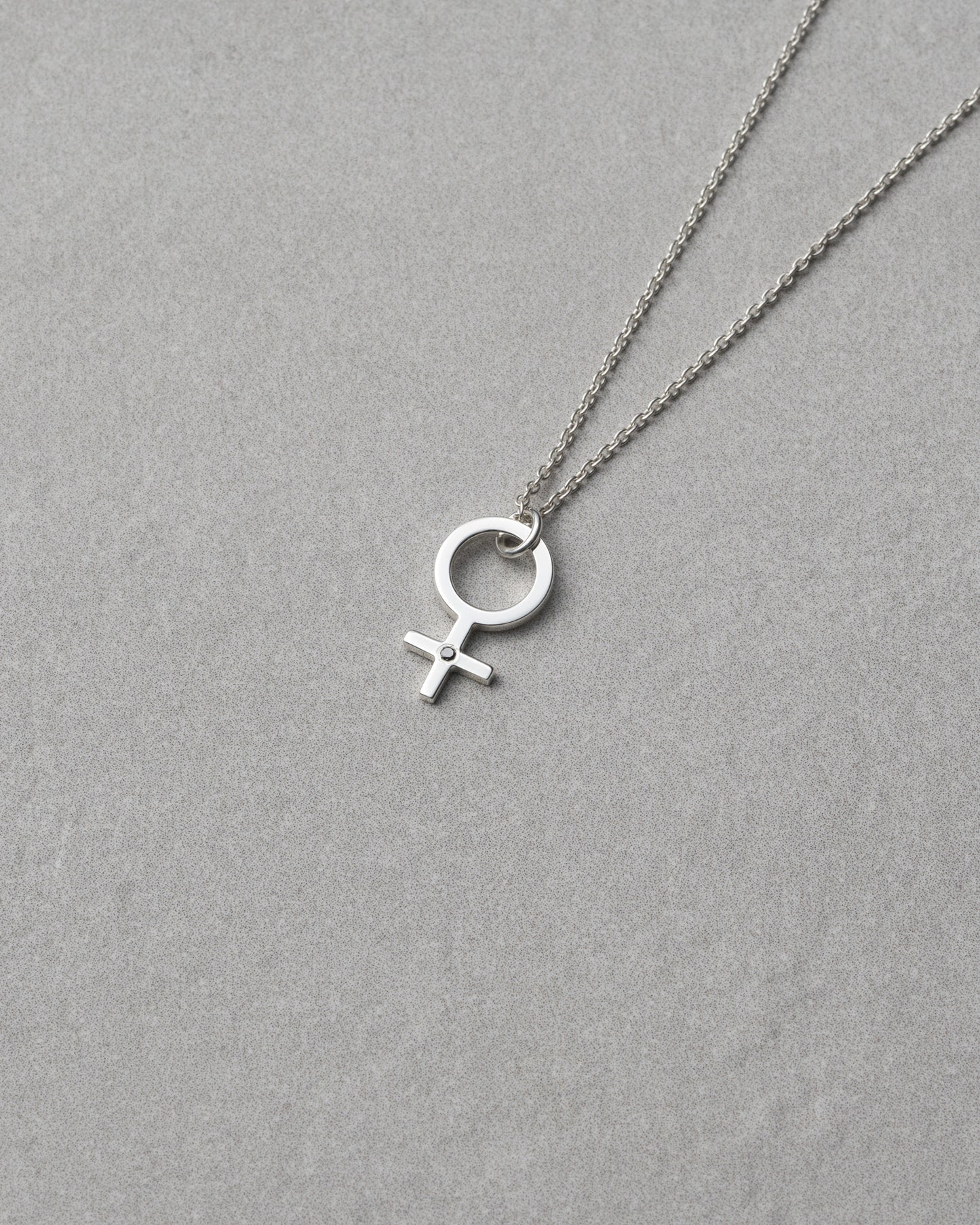 SHE NECKLACE