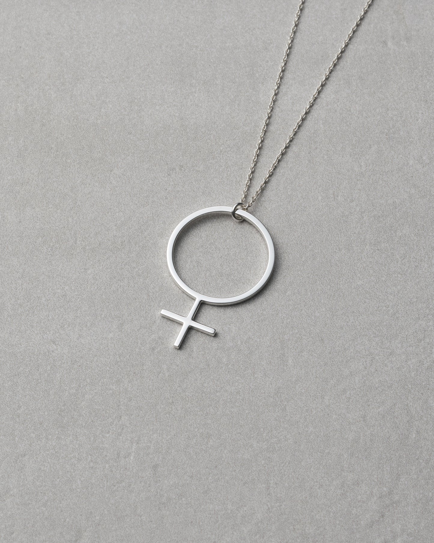 SHE NECKLACE STATEMENT