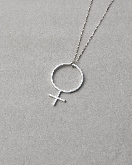 SHE NECKLACE STATEMENT