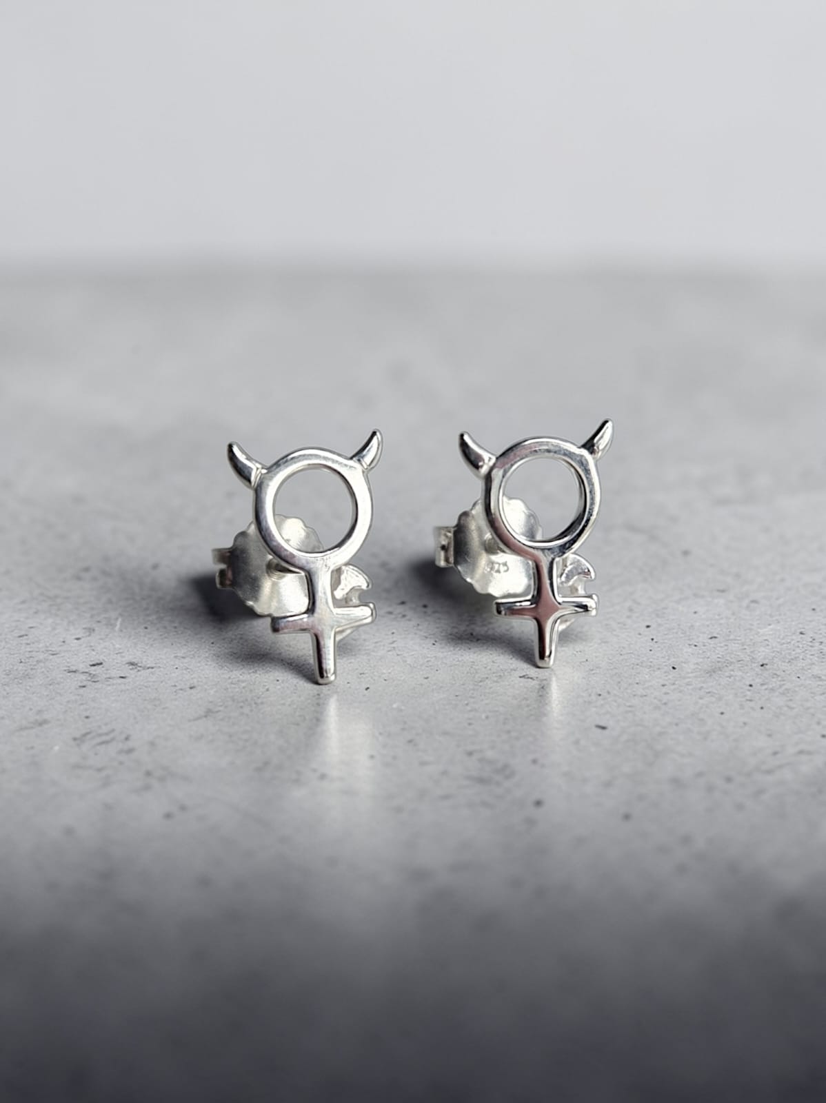 SHE DEVIL EARRINGS MINI
